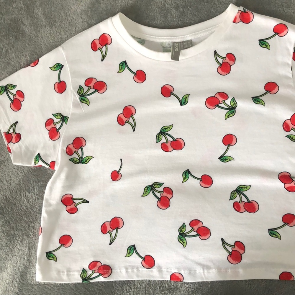 ASOS Cherry crop top - Picture 3 of 3